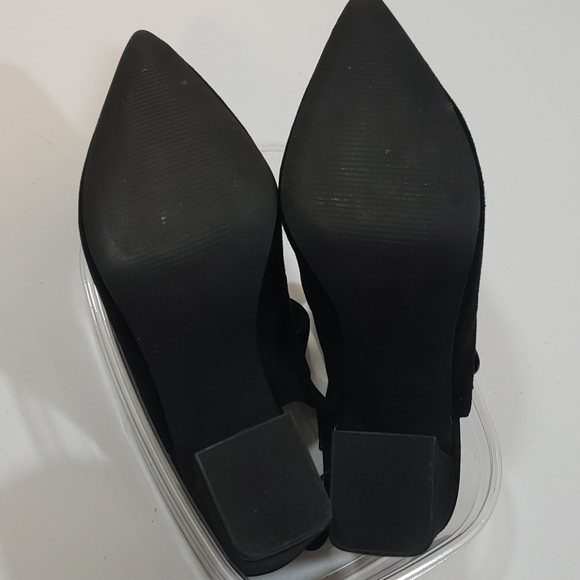 Bleeker & Bond~Size 7M~"Nicola" Black Suede Shoes. - Picture 8 of 8